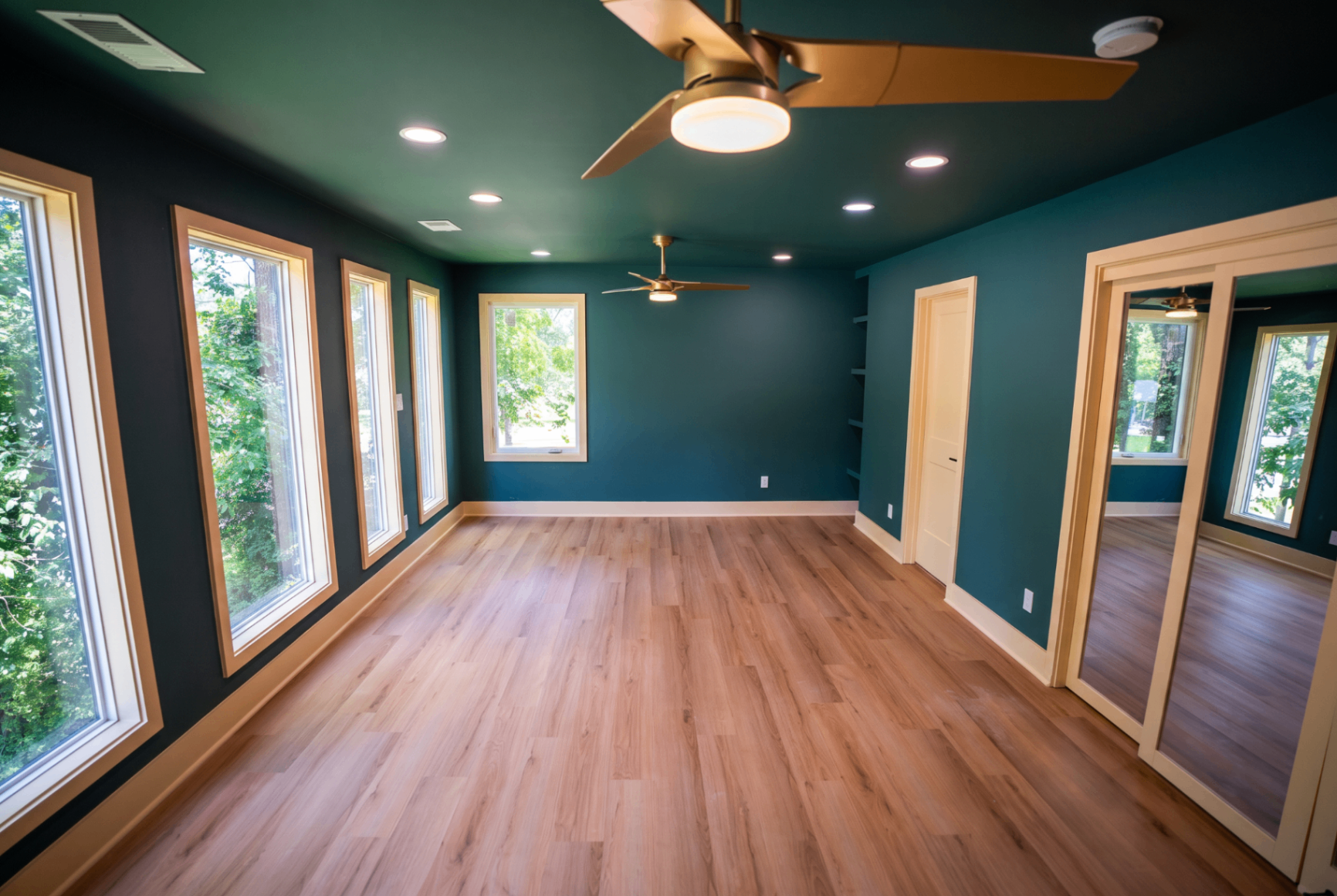 5033 Collinwood Dr — photo 23 of 42
