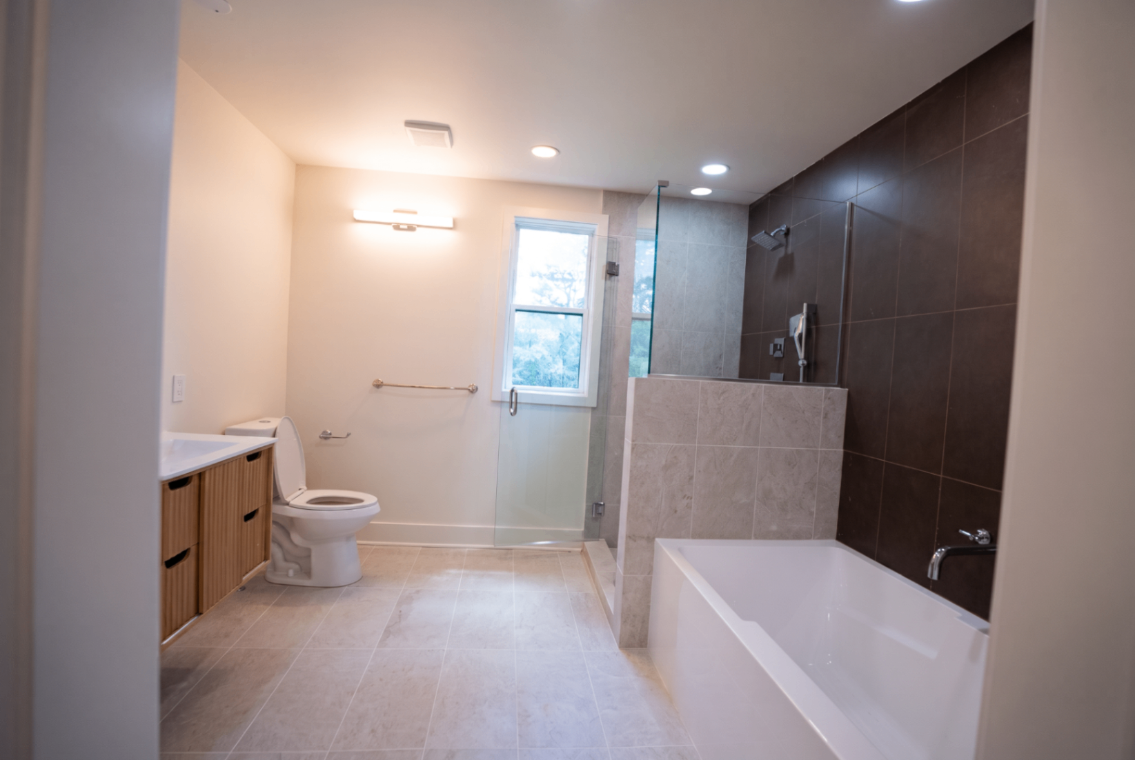5033 Collinwood Dr — photo 19 of 42
