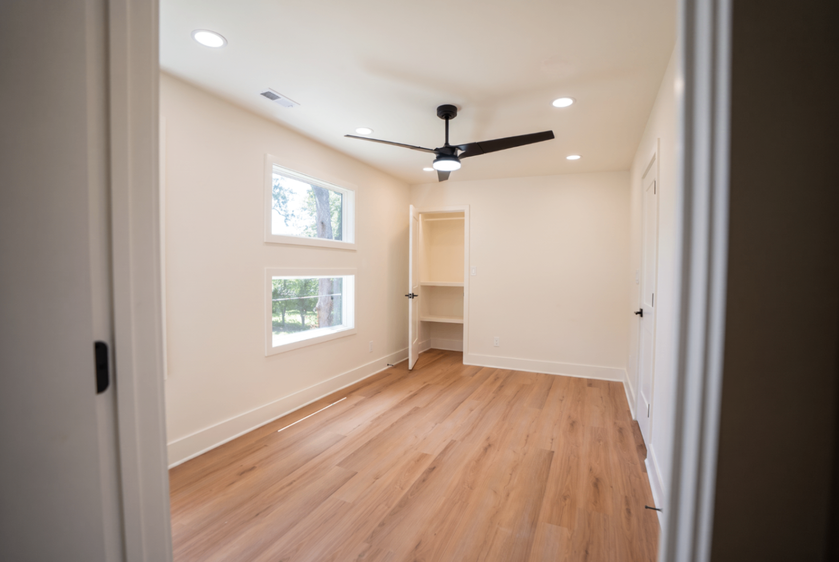 5033 Collinwood Dr — photo 30 of 42