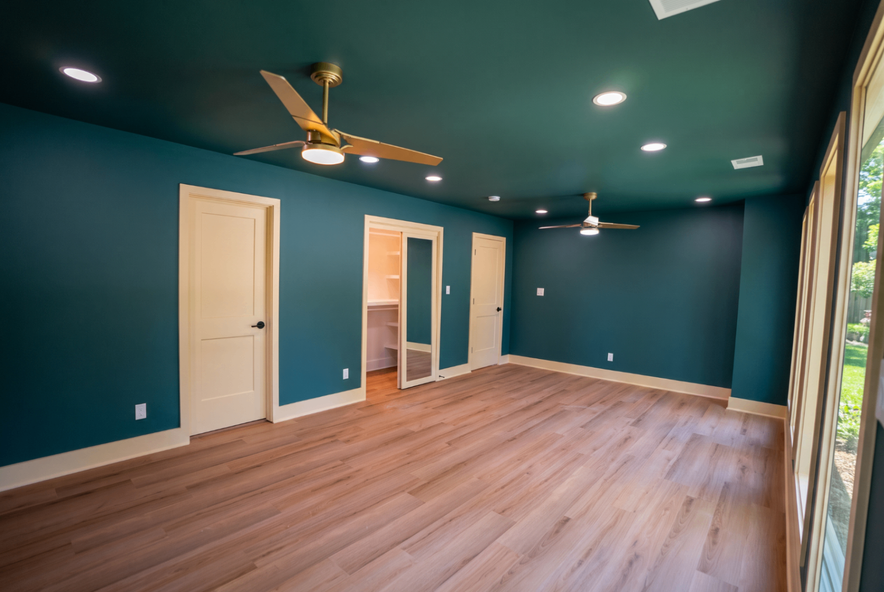 Statement Green Bedroom